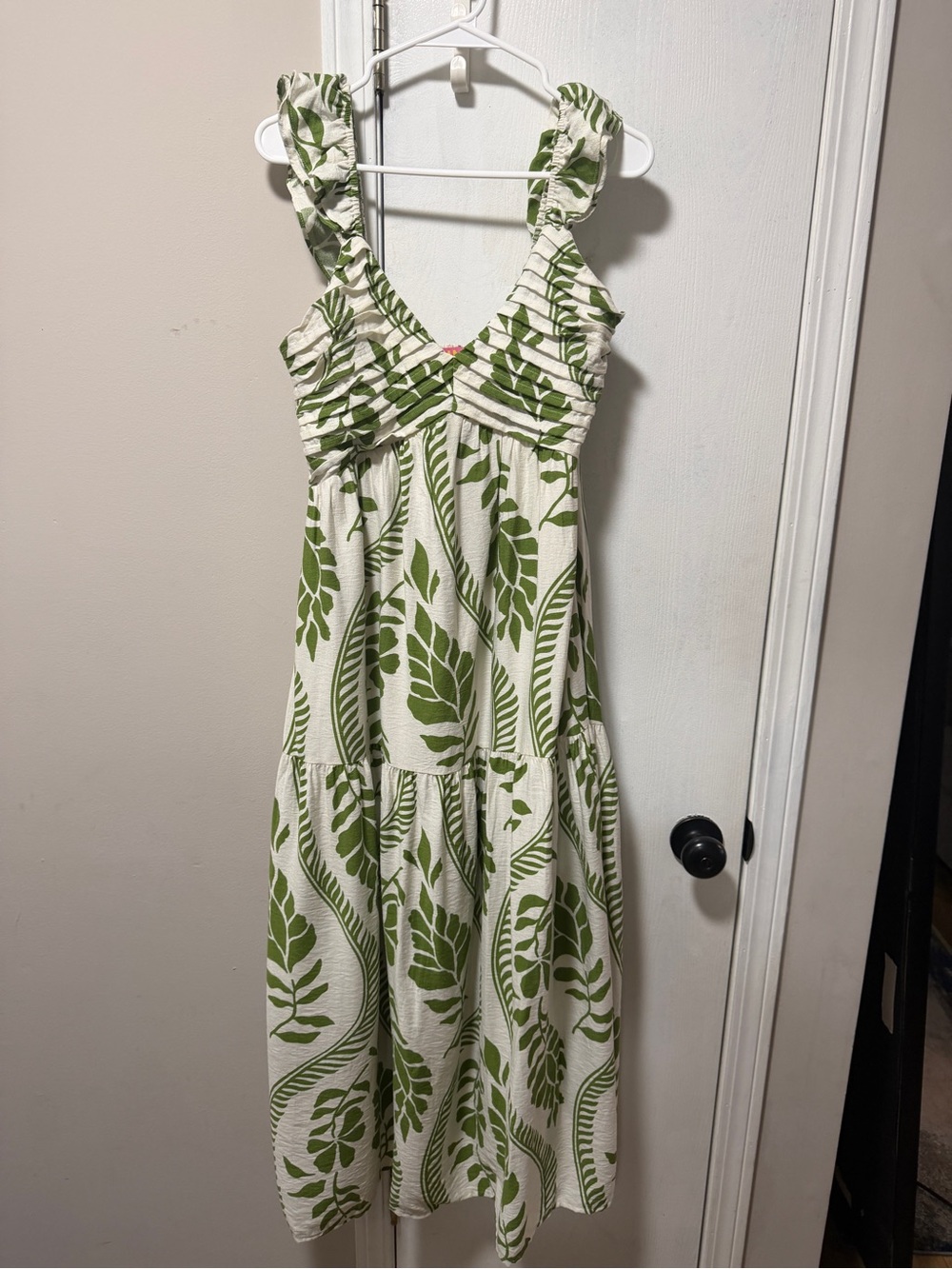 THML women’s Green Leaf maxi Dress. nWOT large